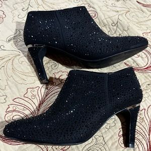 Size 6 x appeal black sparkle booties